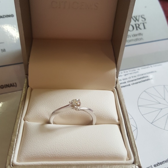 Diamond ring - Picture 3 of 4